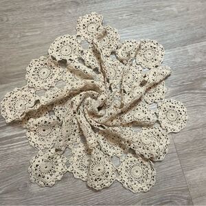 Large Crochet Doily, Vintage Florsl Pattern, Off White, Thanksgiving Table